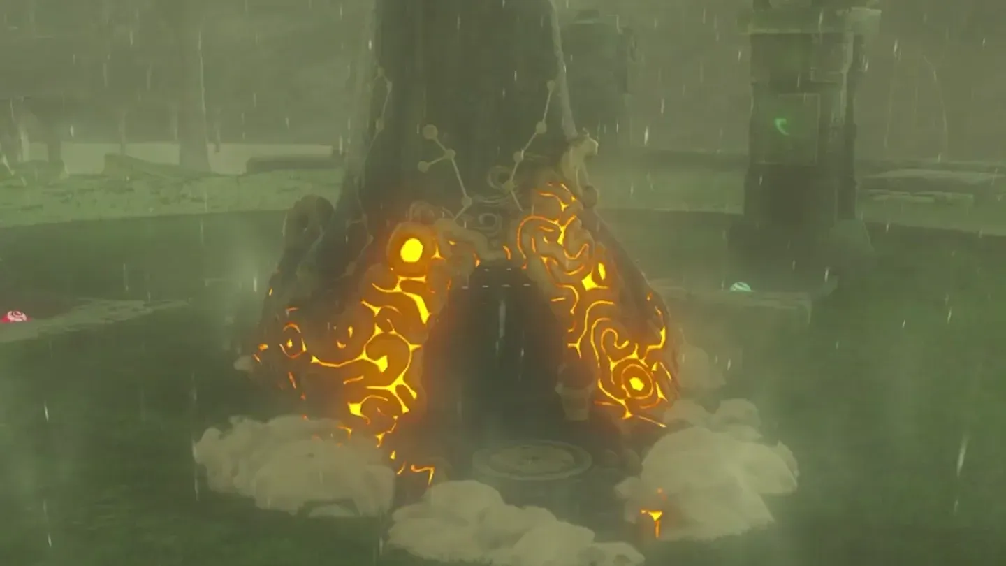 托‧雅薩神廟在雨中從台地升起