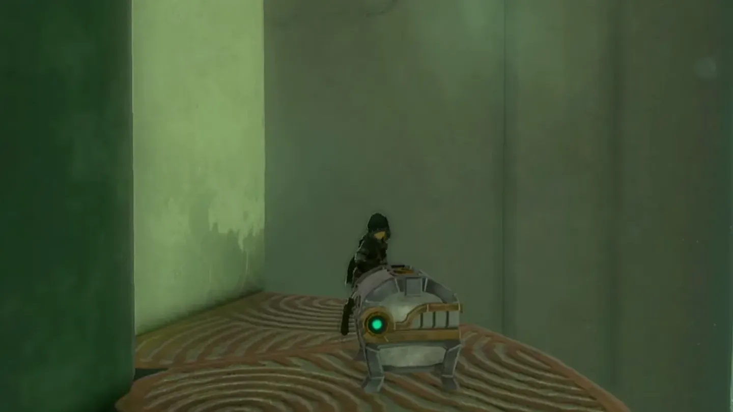 Link at the chest in the hidden chamber