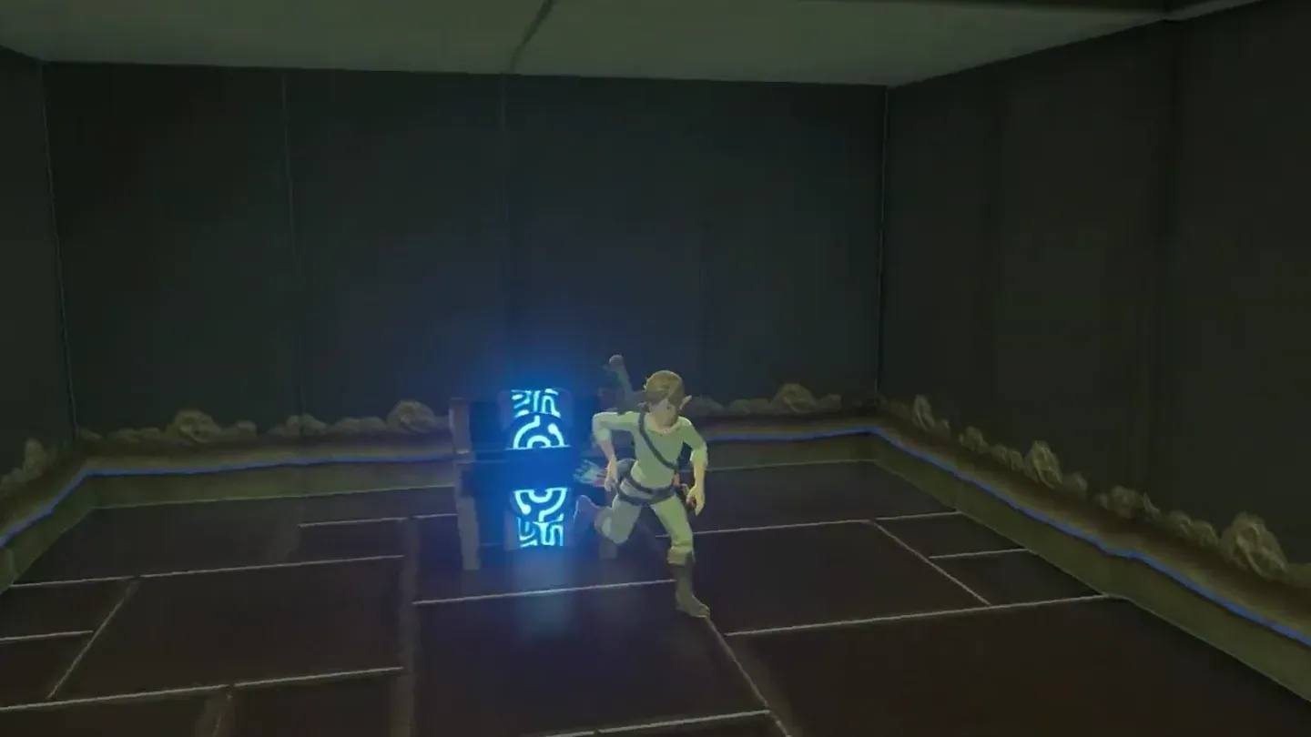 Link beside the opened chest in the right-hand branch