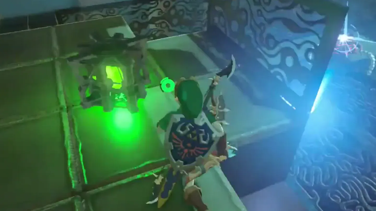 The metal cube electrifying the metal floor near a Guardian Scout