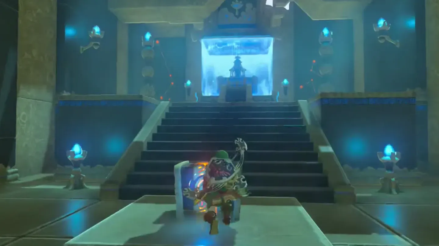 Link opening the stone chest at the foot of the altar stairs