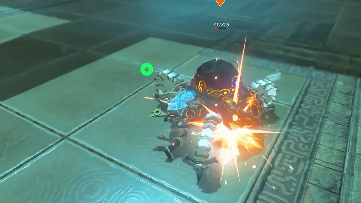 Link landing hits on the Guardian Scout as its health runs low