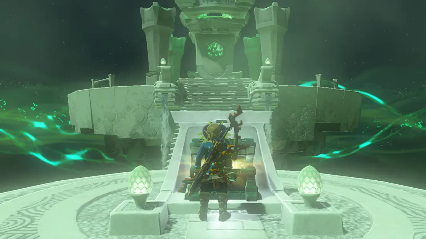 Link opening the chest in the blessing room