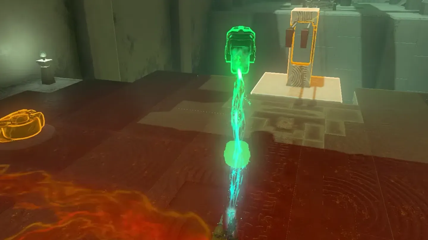 Link attaching a wheel to the hanging platform on the rail