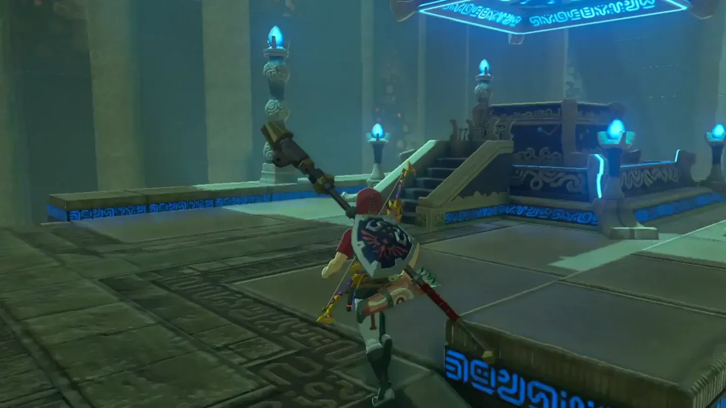 Link walking toward the stairs up to the altar