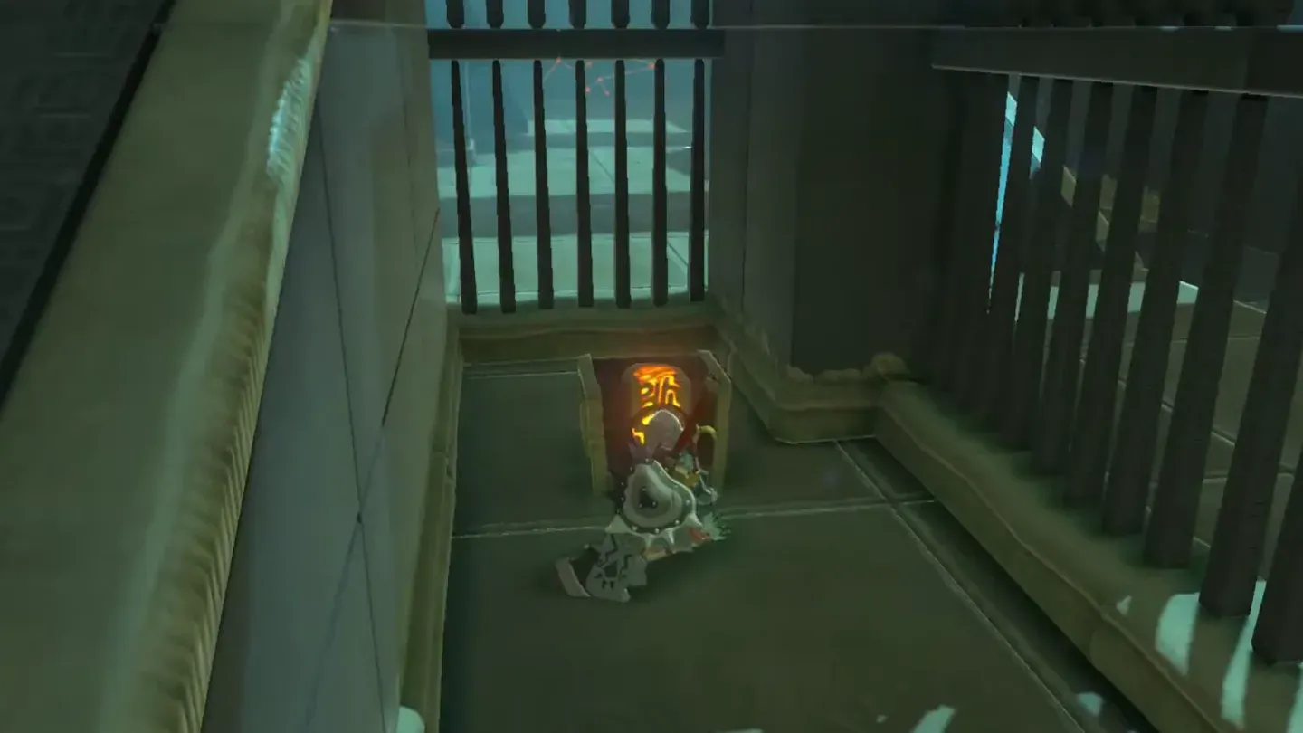 Link opening the chest right inside the newly opened room