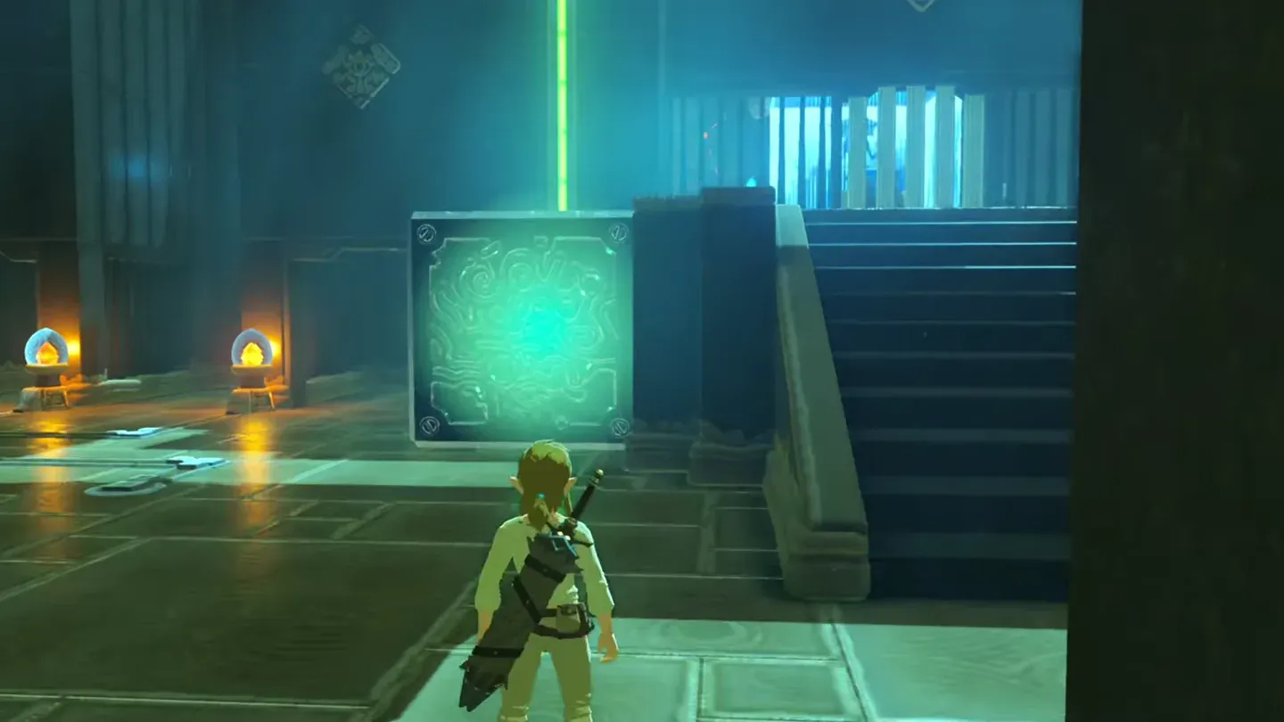 A glowing metal cube beside the stairs to the altar