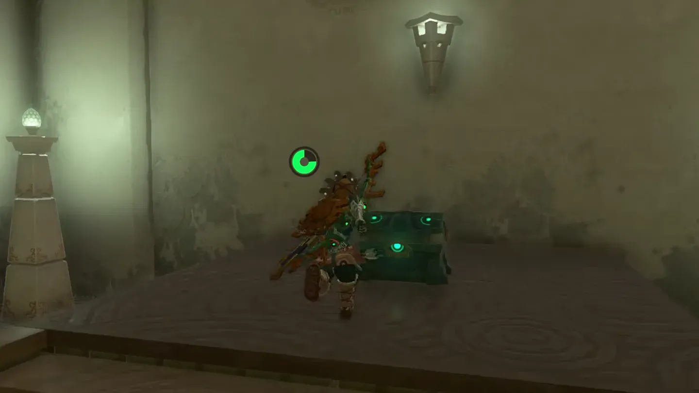 Link at the chest in the unlocked room